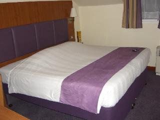 Premier Inn London Heathrow M4/J4 ฮิลลิงดัน ภายนอก รูปภาพ